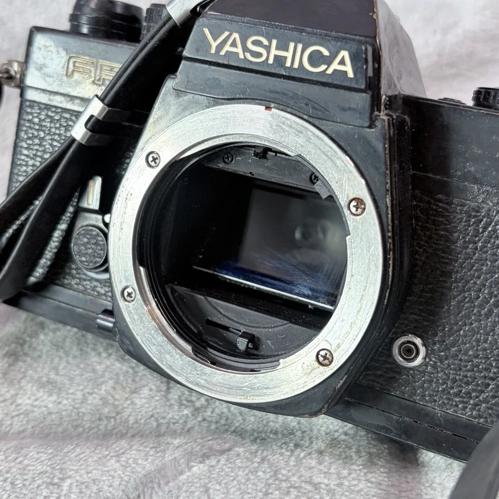 Yashica FR1‎ 35mm SLR Film Camera Body C/Y Mount Untested Japan Vintage